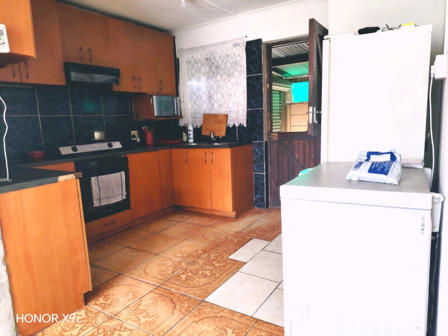 5 Bedroom Property for Sale in Houghton Place Western Cape